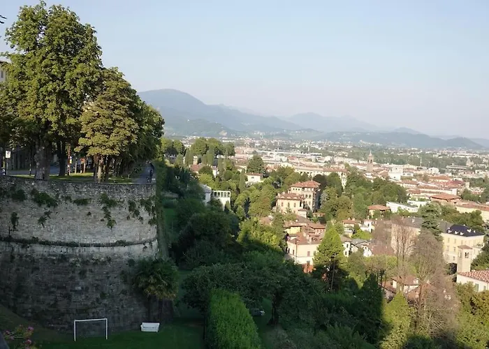 Luxury Charm Centro ベルガモ